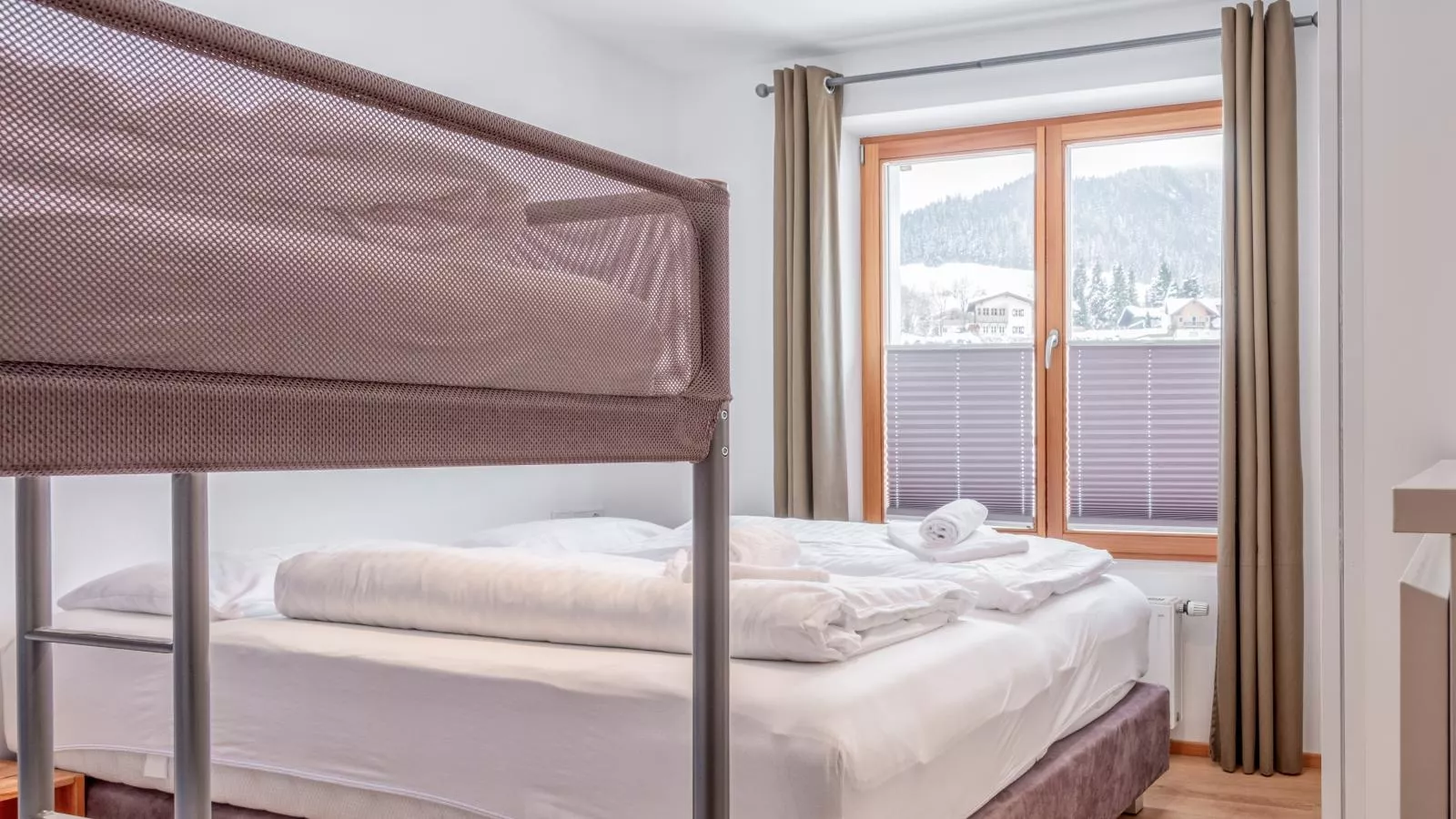 Edelweiss top 7-Bedroom