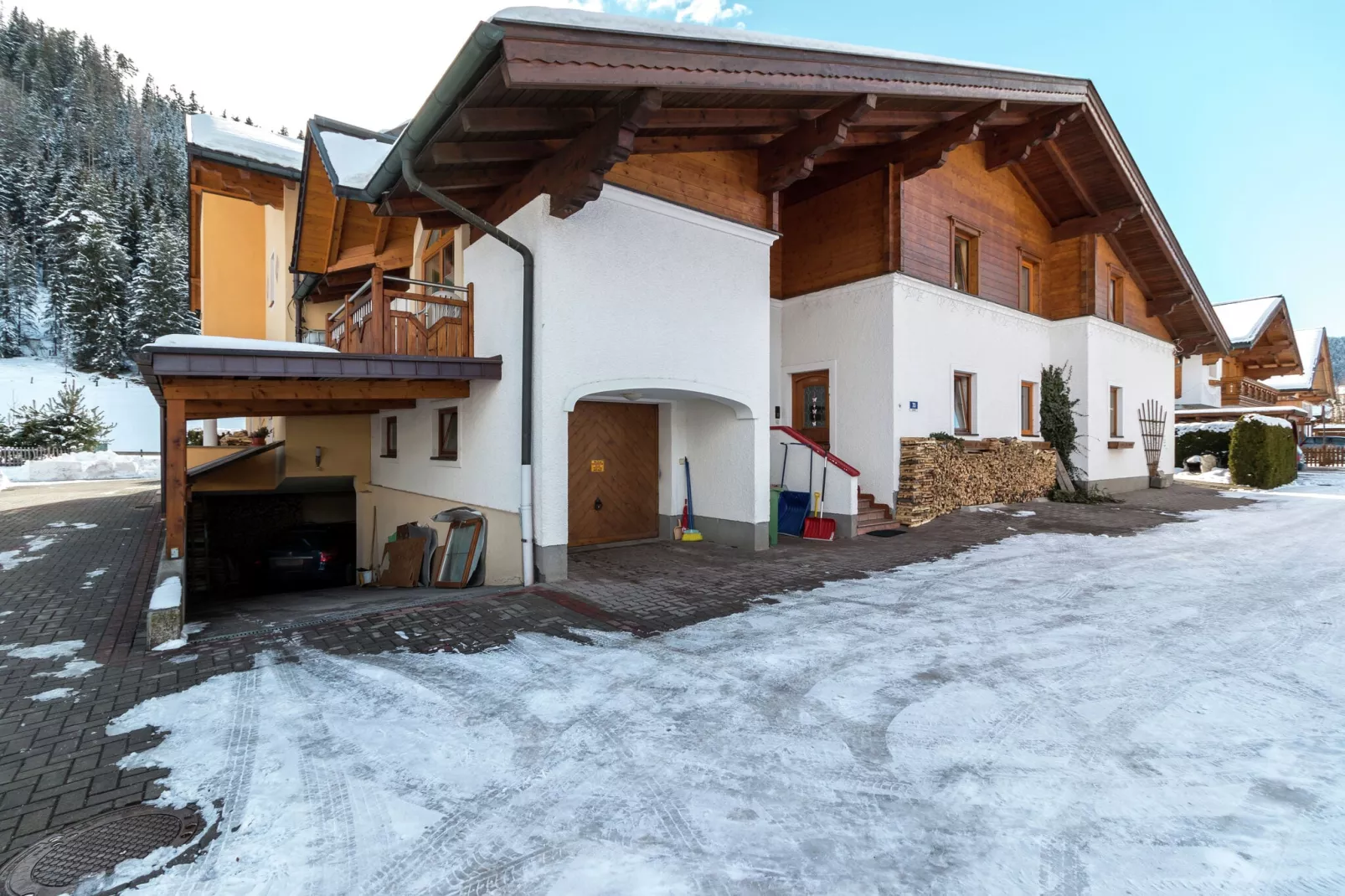 Ingrid-Exterior winter
