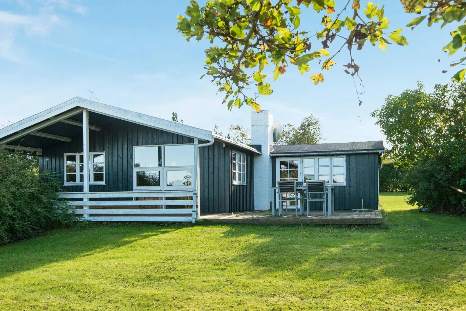 6 person holiday home in Glesborg