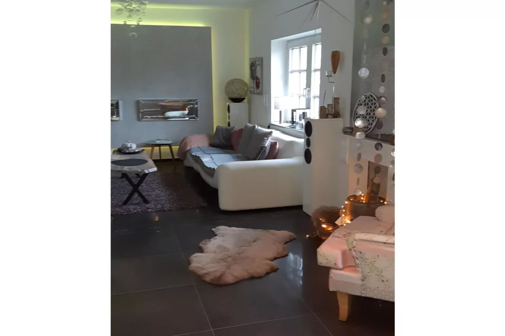 102057-Living room