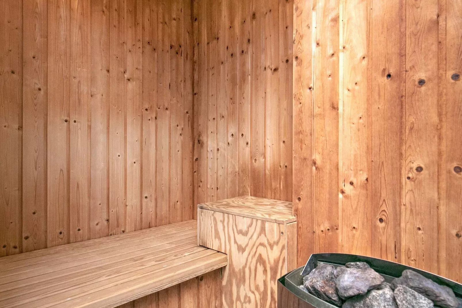 Idyllic Retreat with Whirlpool-By Traum-Sauna