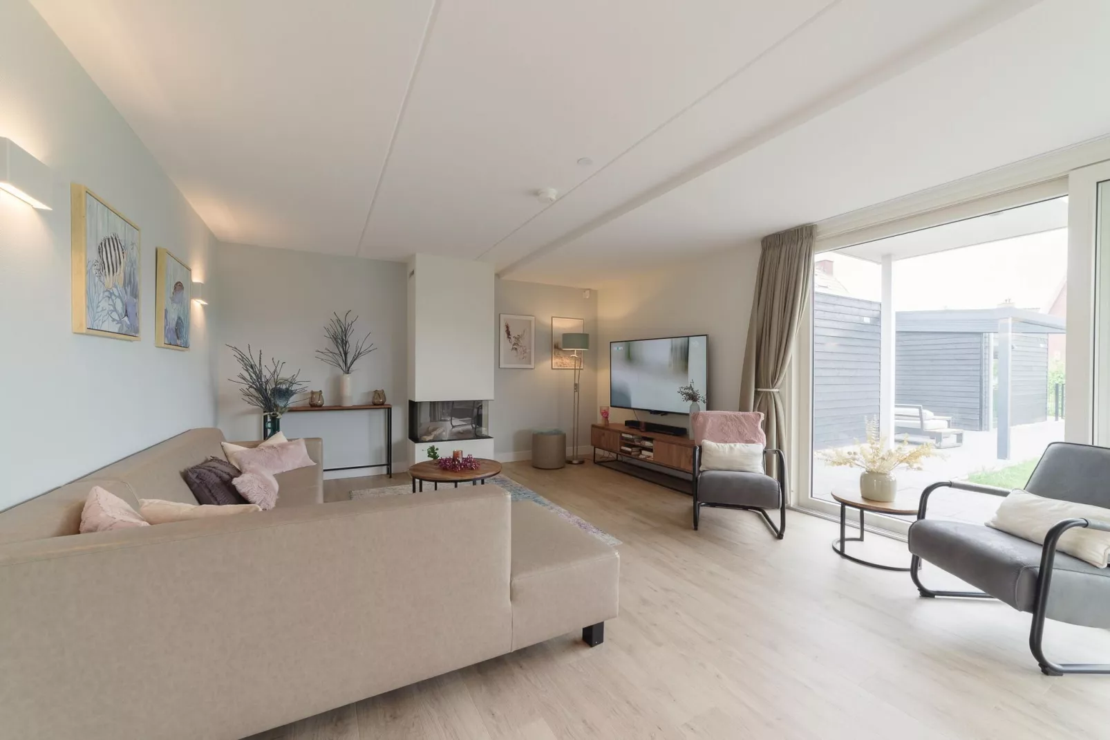 6 persoons vrijstaand met sauna/hond-Living room