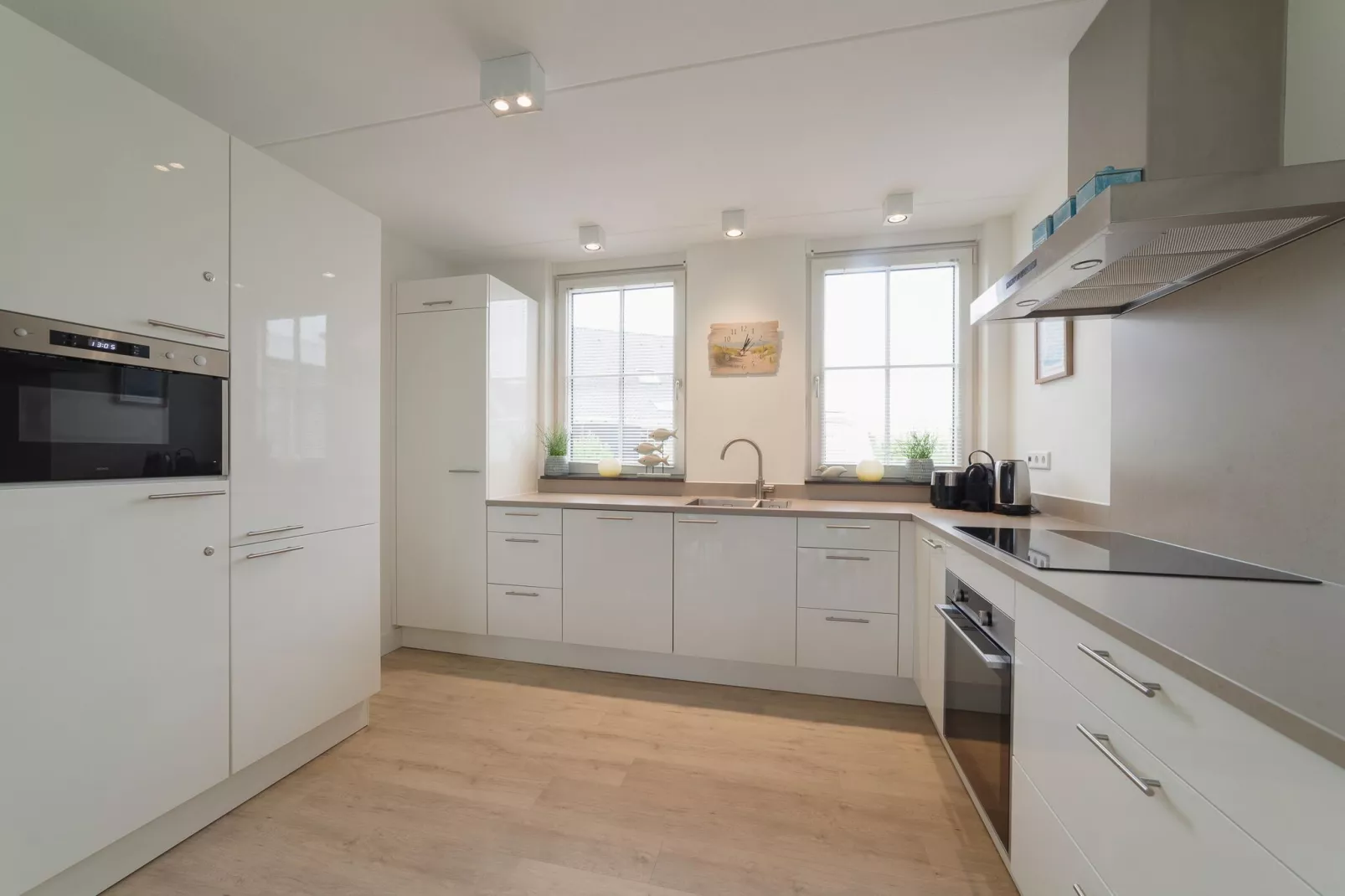 6 persoons vrijstaand met sauna/hond-Kitchen