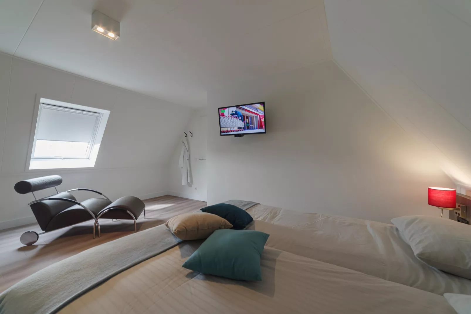 6 persoons vrijstaand met sauna/hond-Bedroom