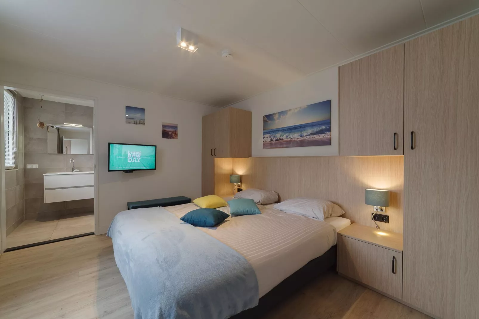 6 persoons vrijstaand met sauna/hond-Bedroom