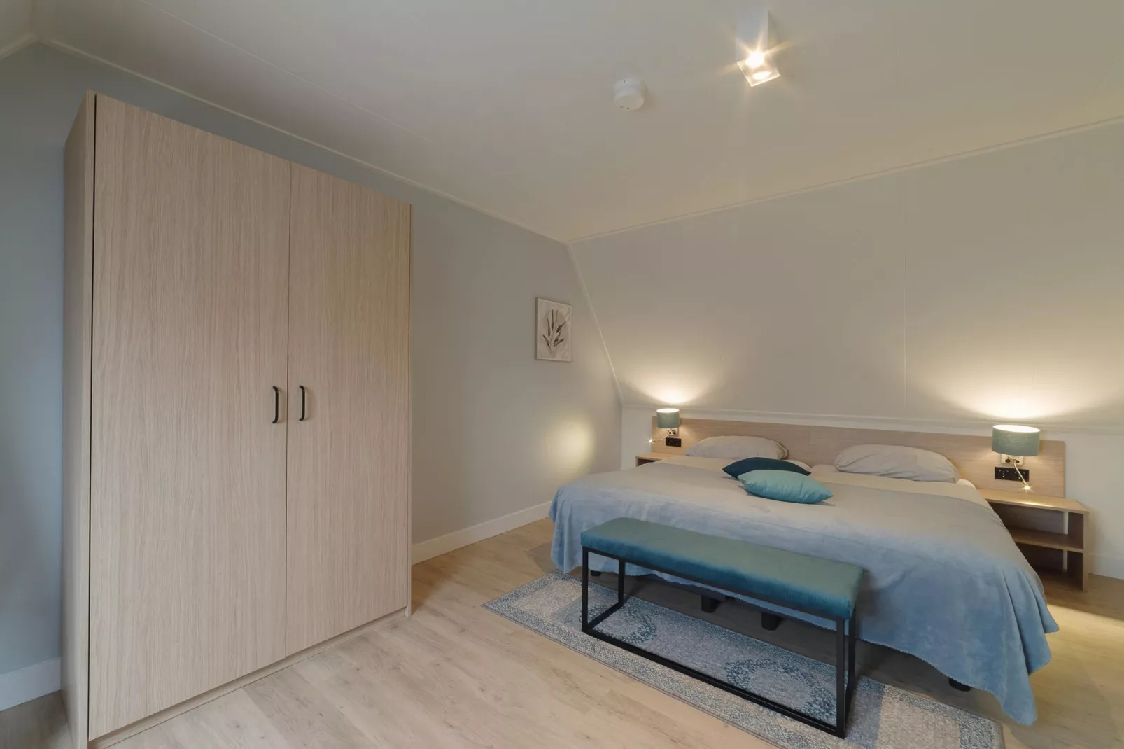 6 persoons vrijstaand met sauna/hond-Bedroom