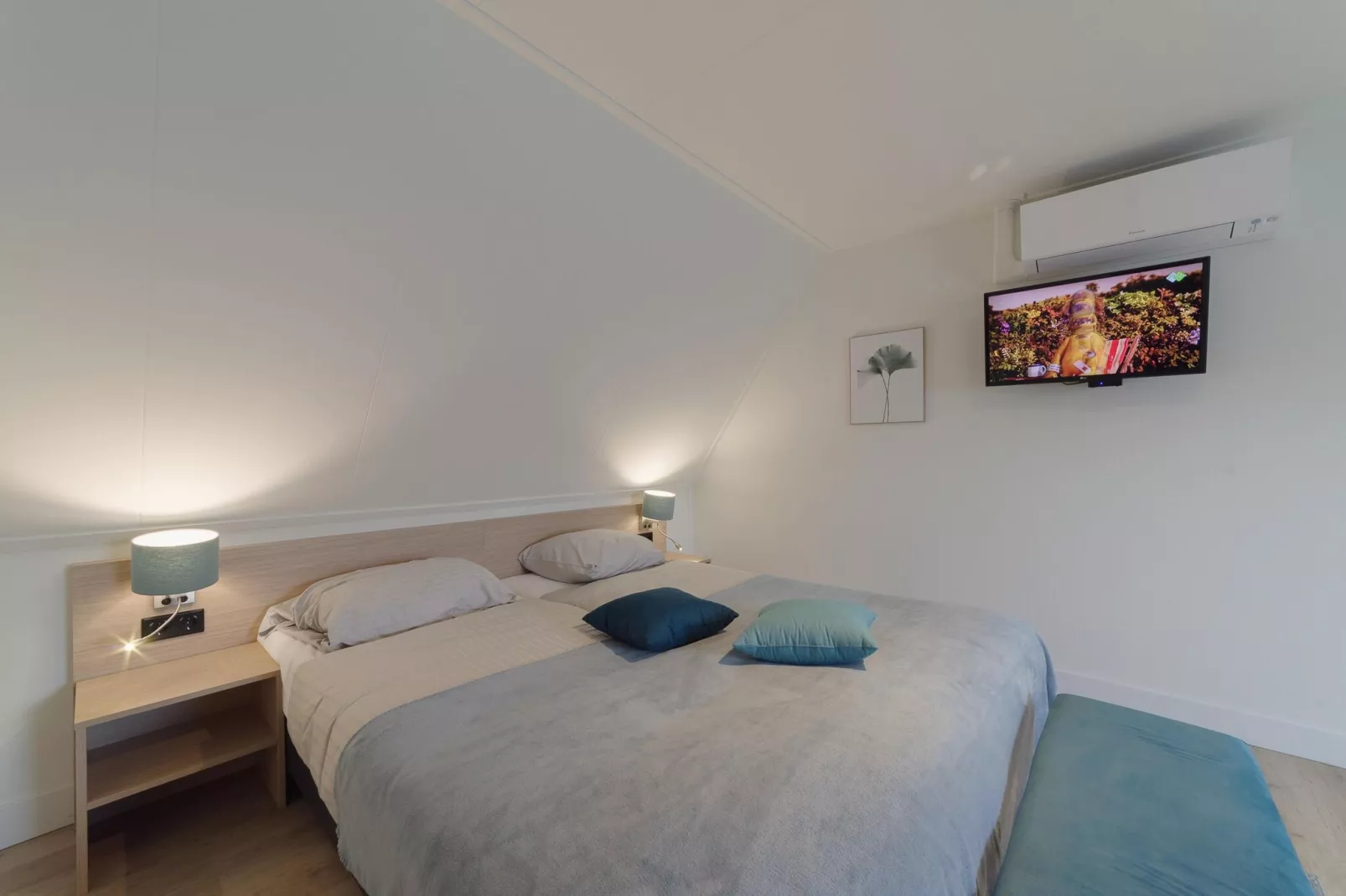 6 persoons vrijstaand met sauna/hond-Bedroom