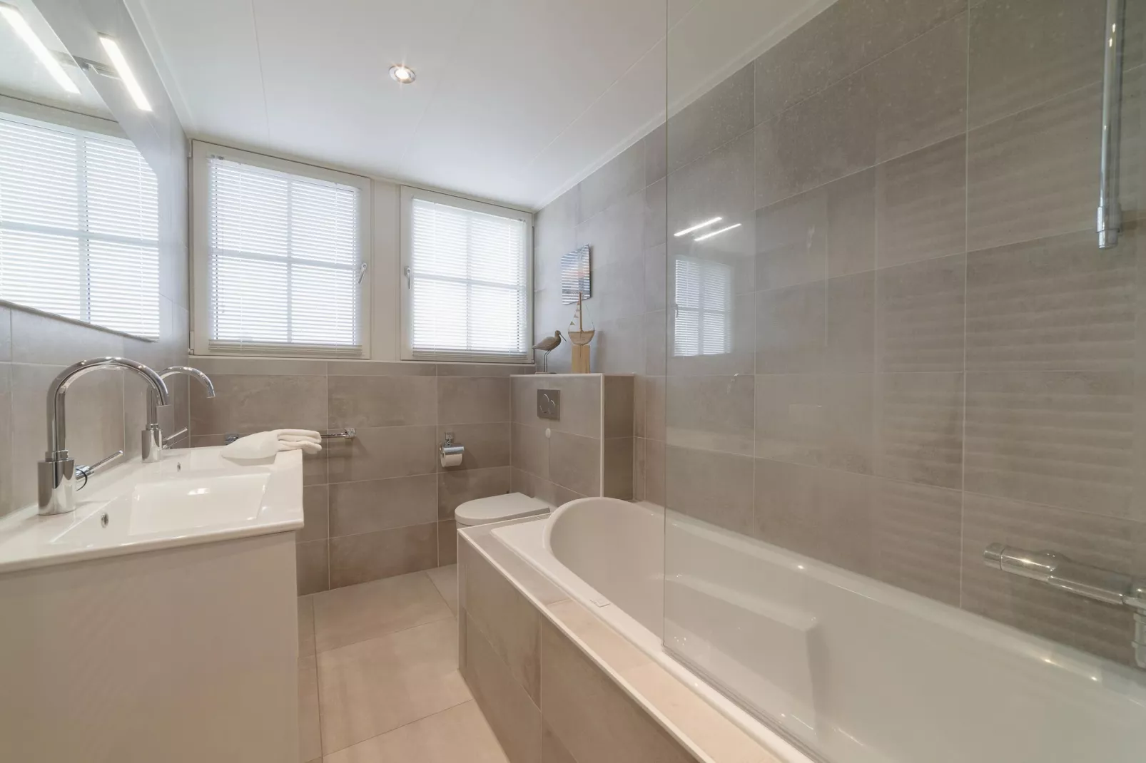 6 persoons vrijstaand met sauna/hond-Bathroom