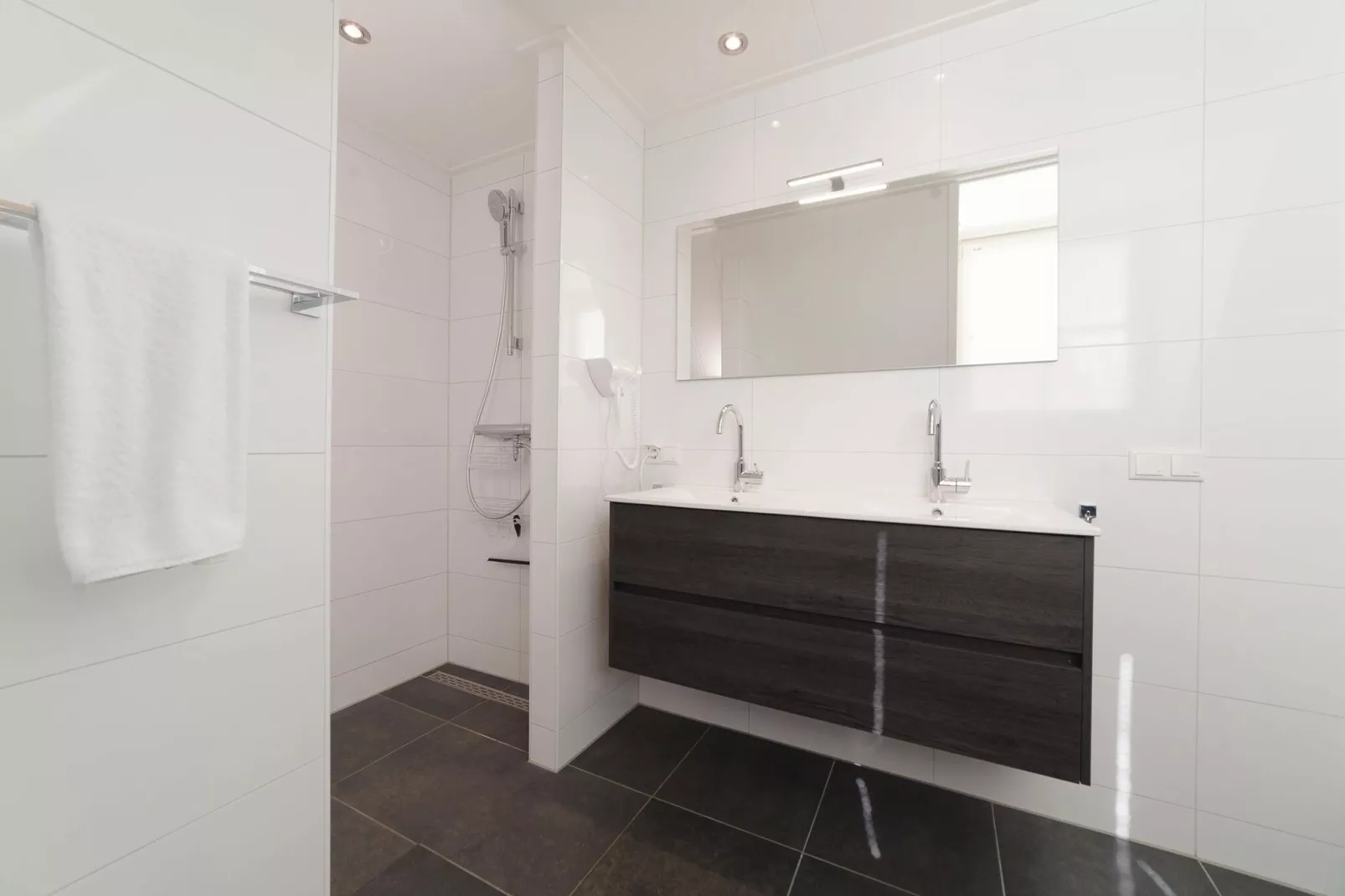 Zeeuwse Pracht 8 p welness-Badezimmer