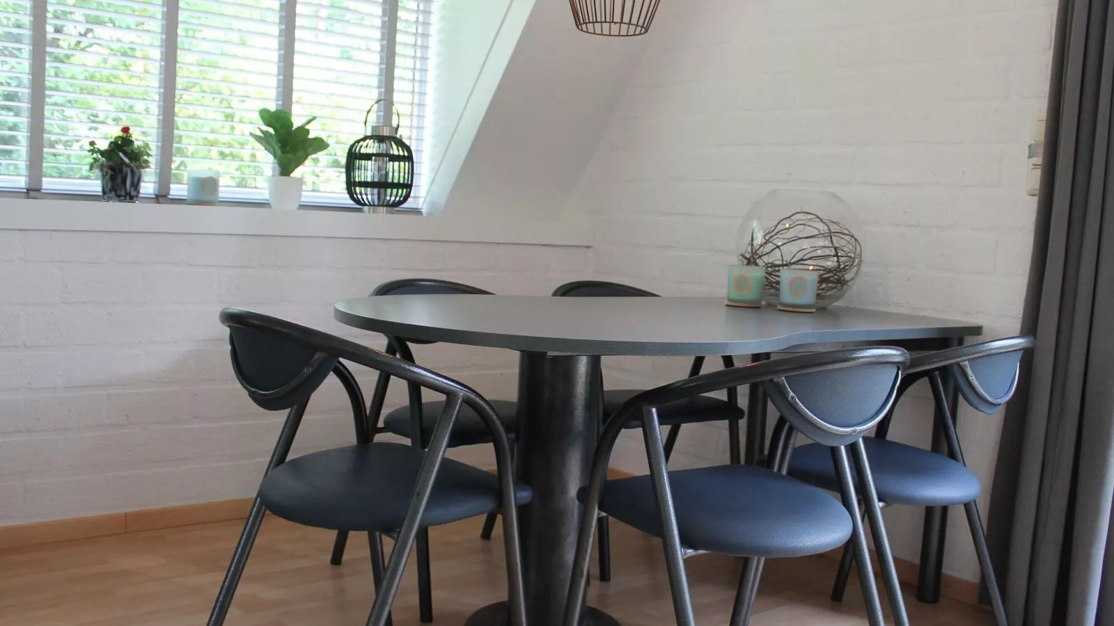 Sonnig Punthuys-Dining room