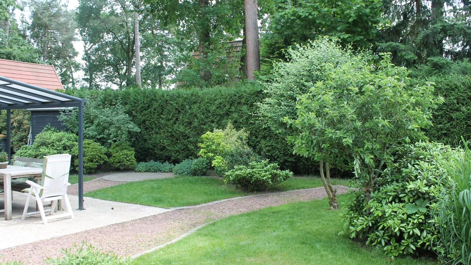 Sonnig Punthuys-Gardens summer