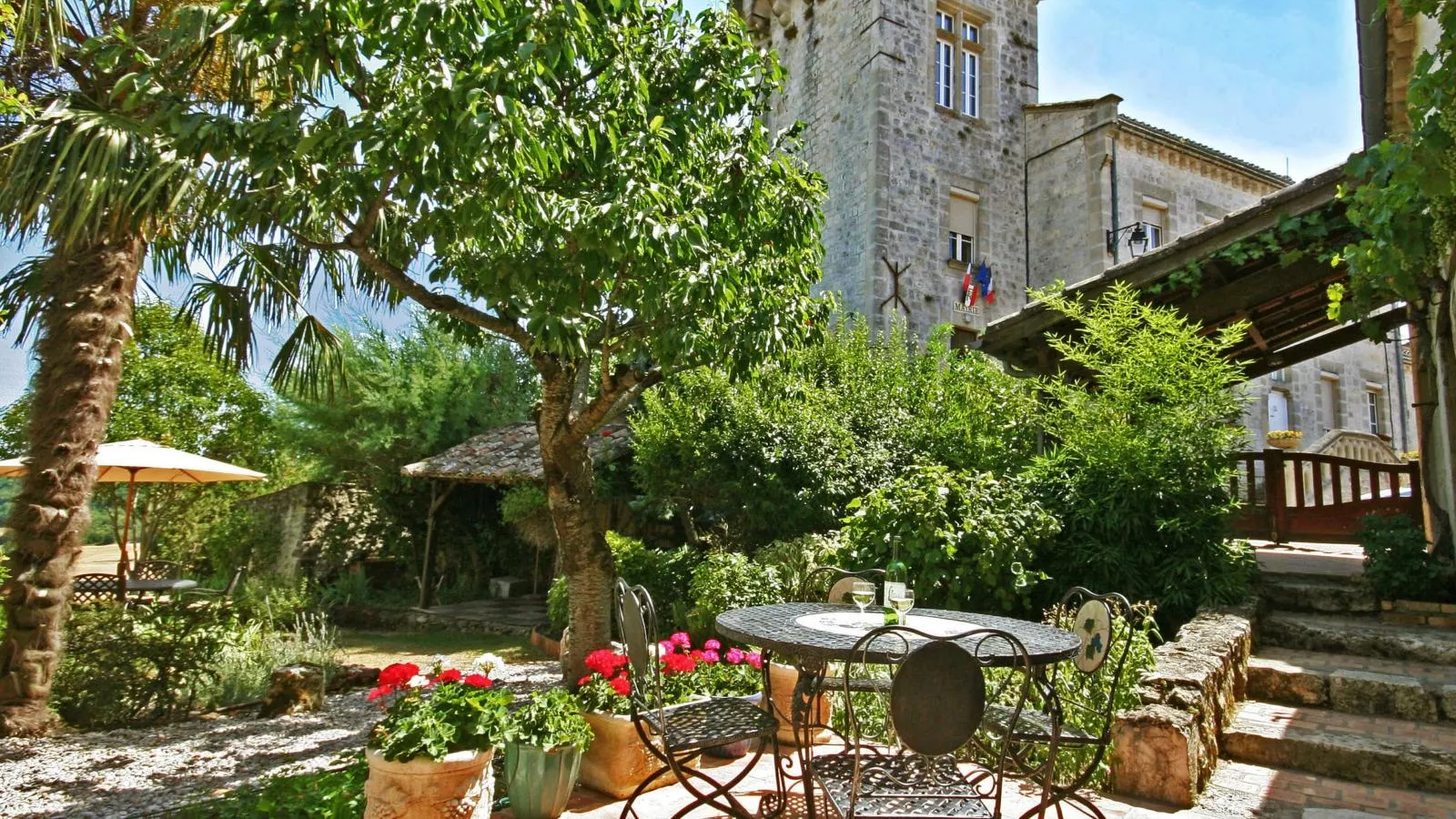 Les Roches de Roquecor-Terrace balcony