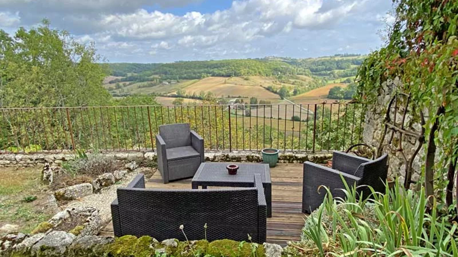 Les Roches de Roquecor-Terrace balcony