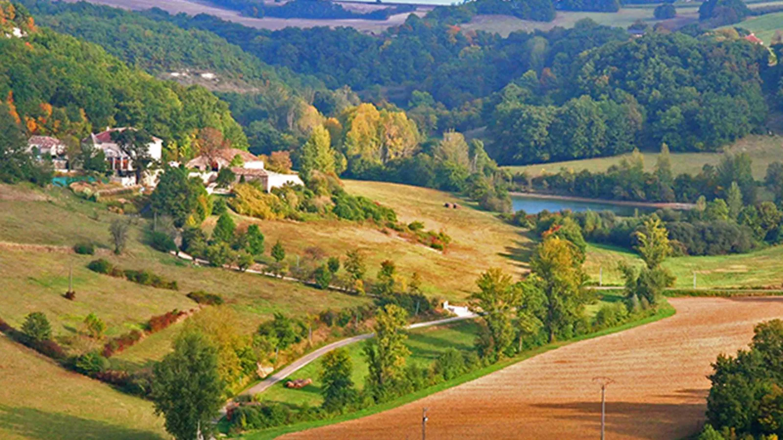 Les Roches de Roquecor-View summer