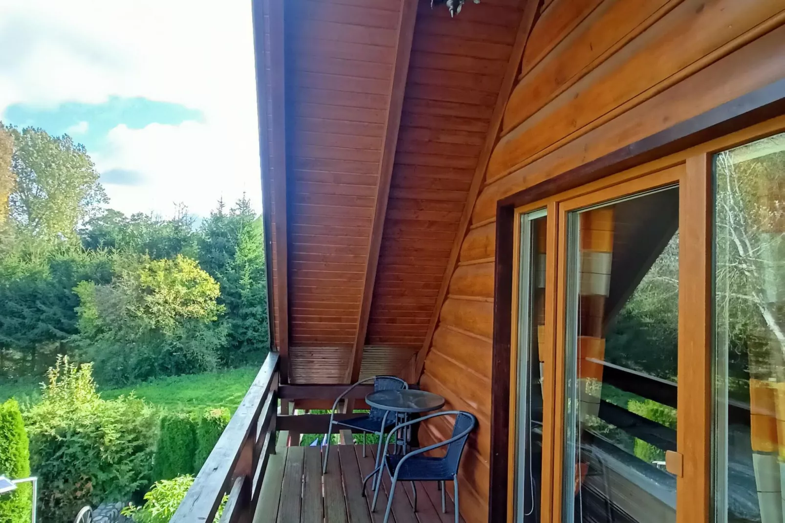 A house on the shore of the lake-Terrace balcony