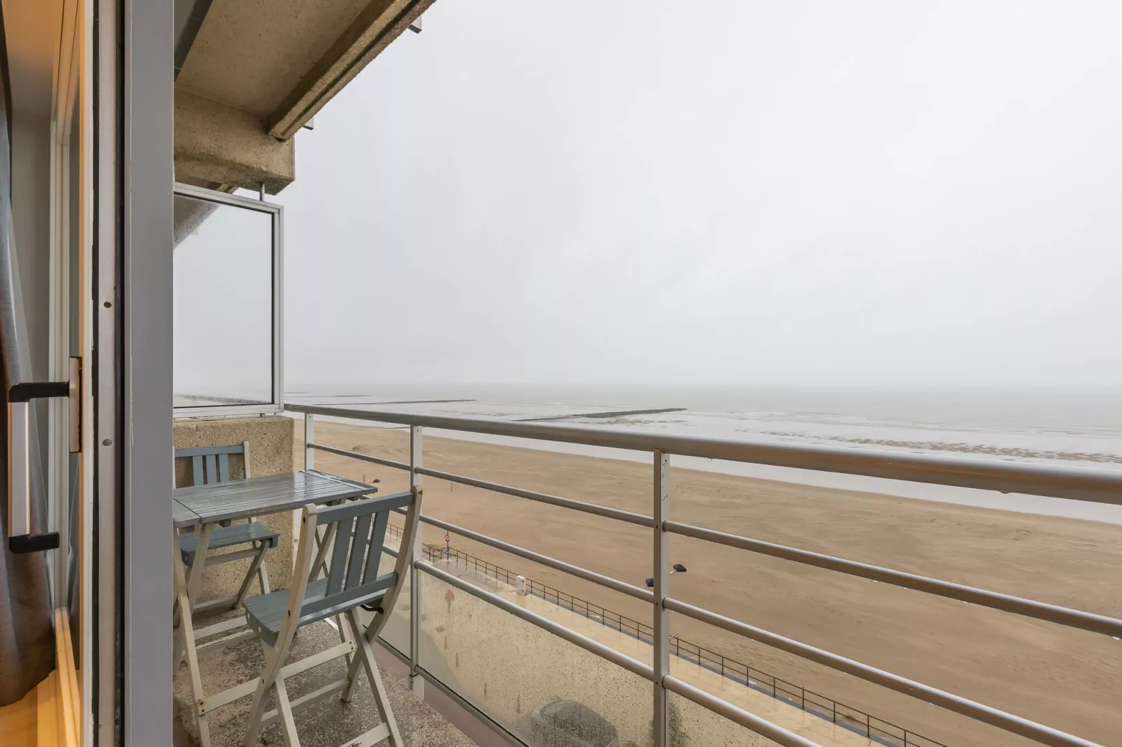 Manager  0509-Terrace balcony