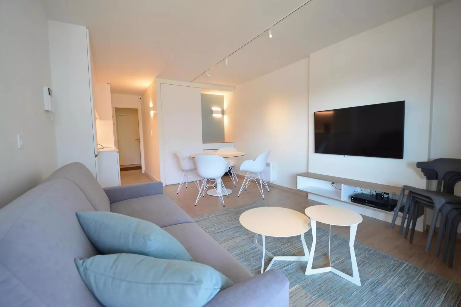 PLAZA H/0733-Salon