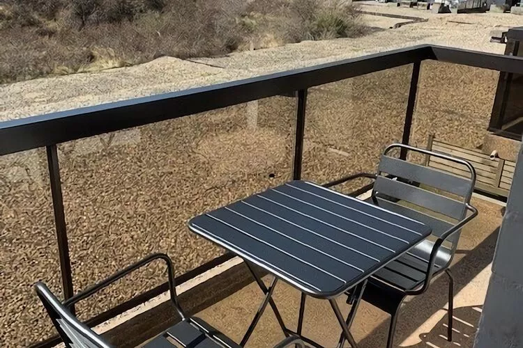 PLAZA J/2914-Terrace balcony