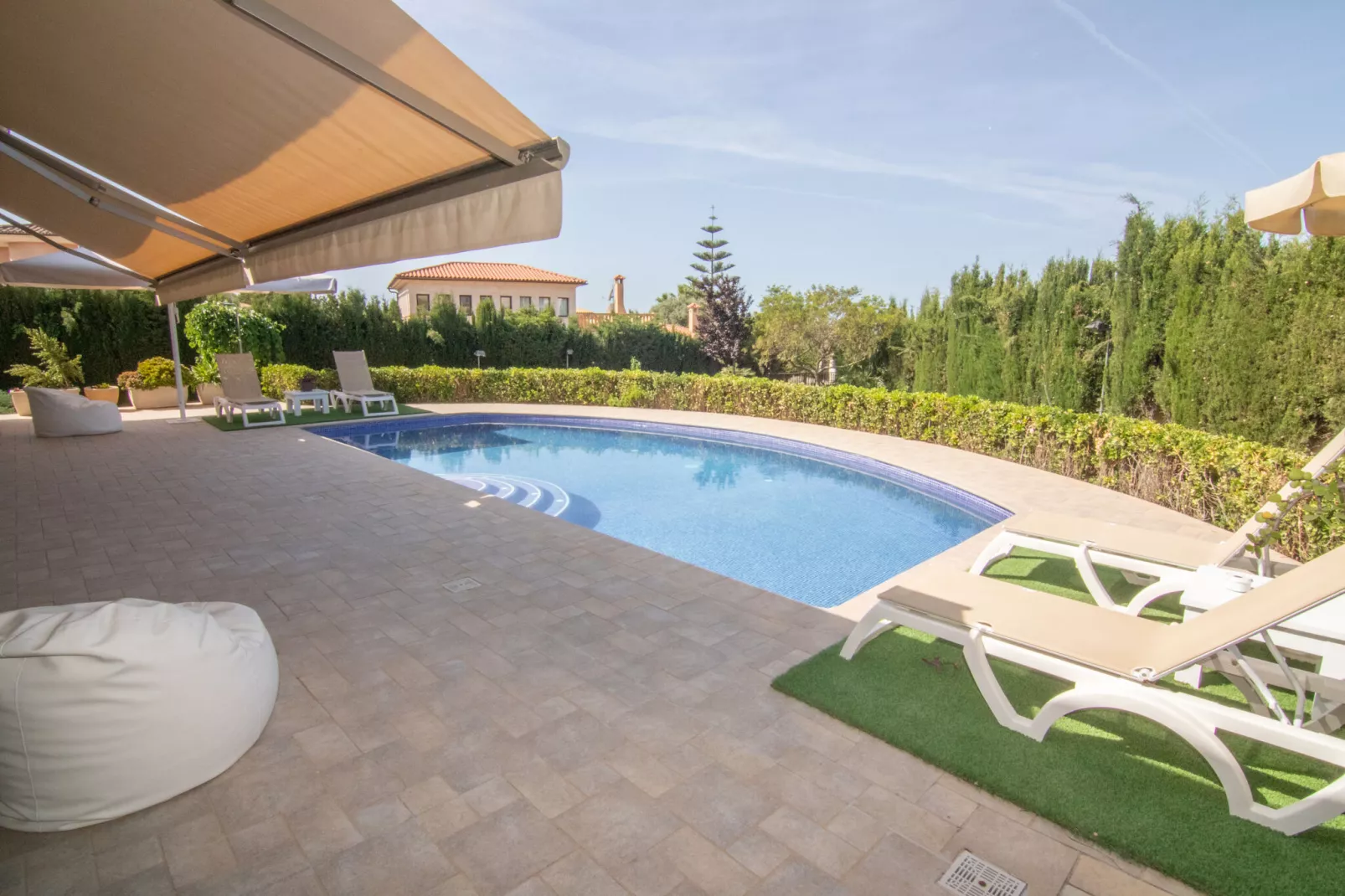 Luxury Villa Marratxí-Terrassenbalkon