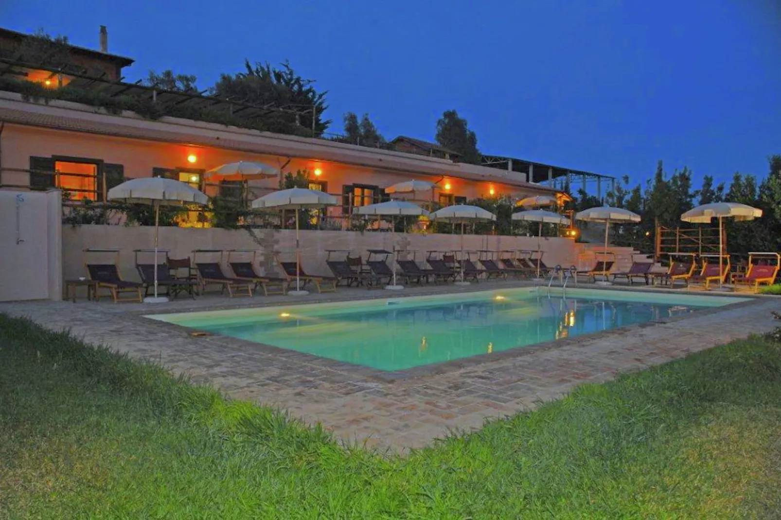 Sughera-Exterior summer