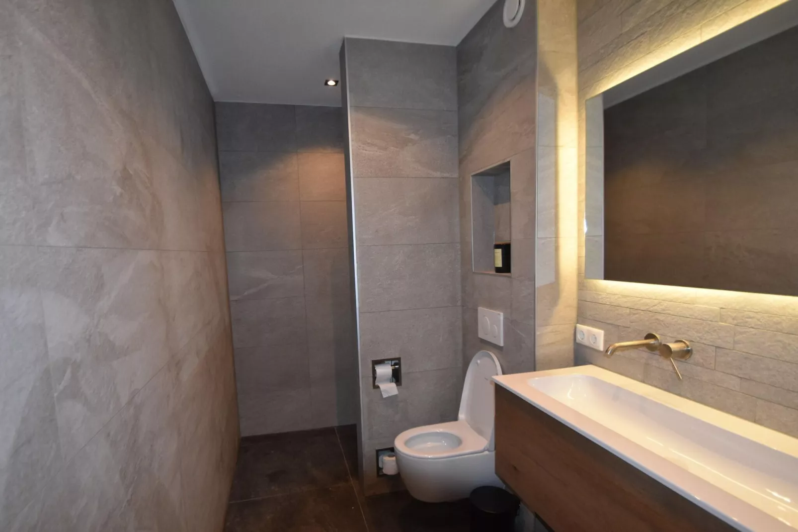Casa Reyes al Lago 560-Bathroom