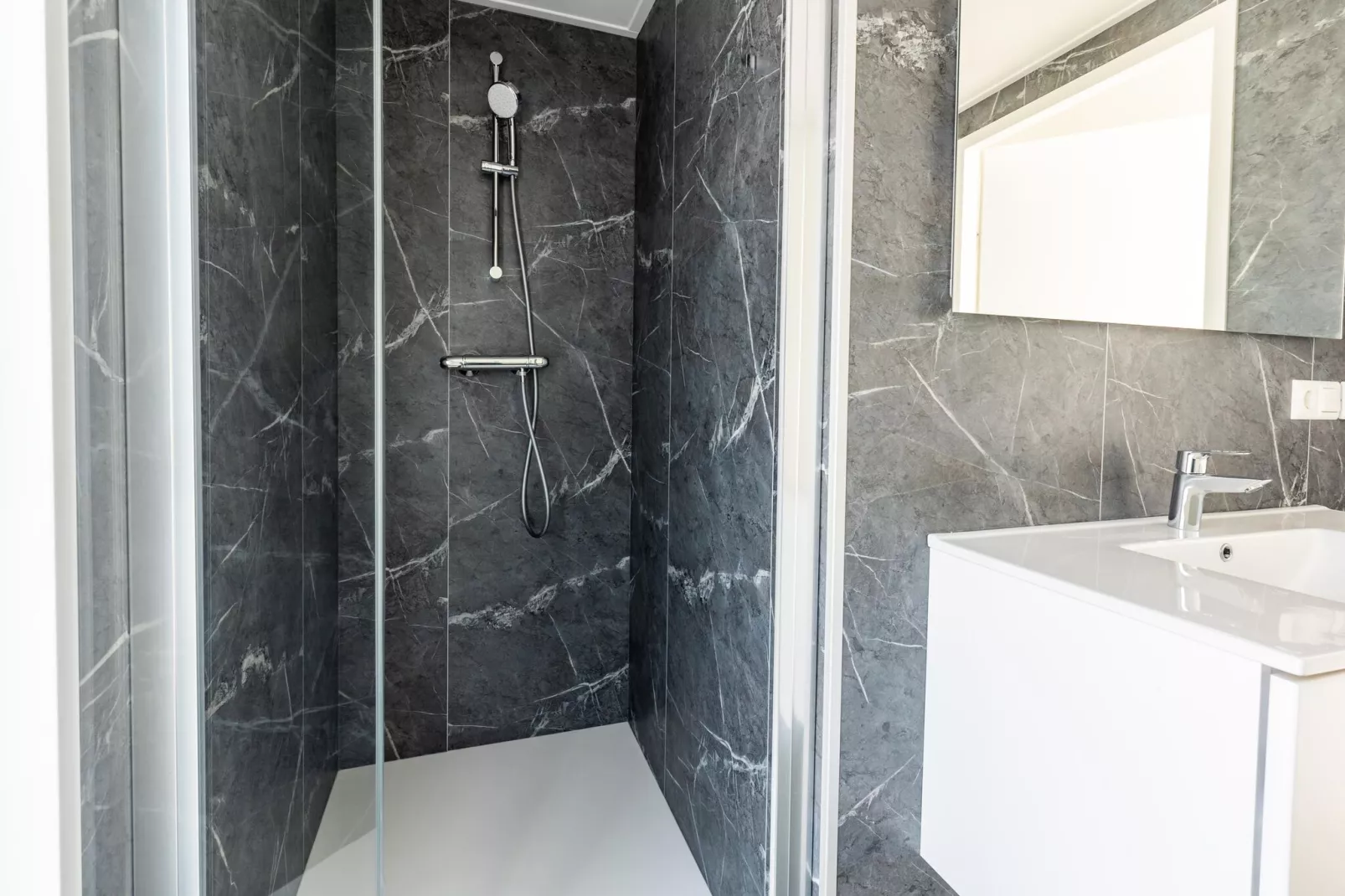 Vakantiepark Molenvelden 3-Bathroom