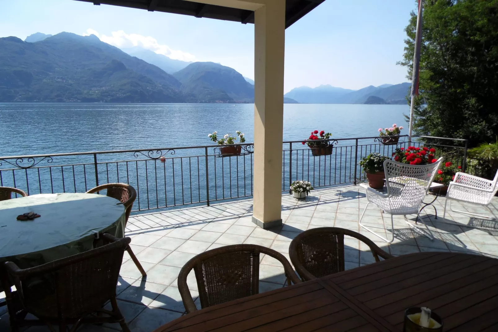 Vignabuona-Terrace balcony