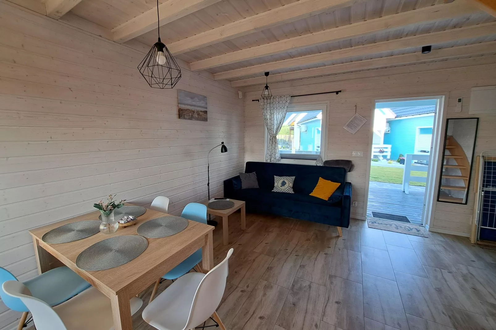 Błękitne zamorze dla 8 osób-Living room