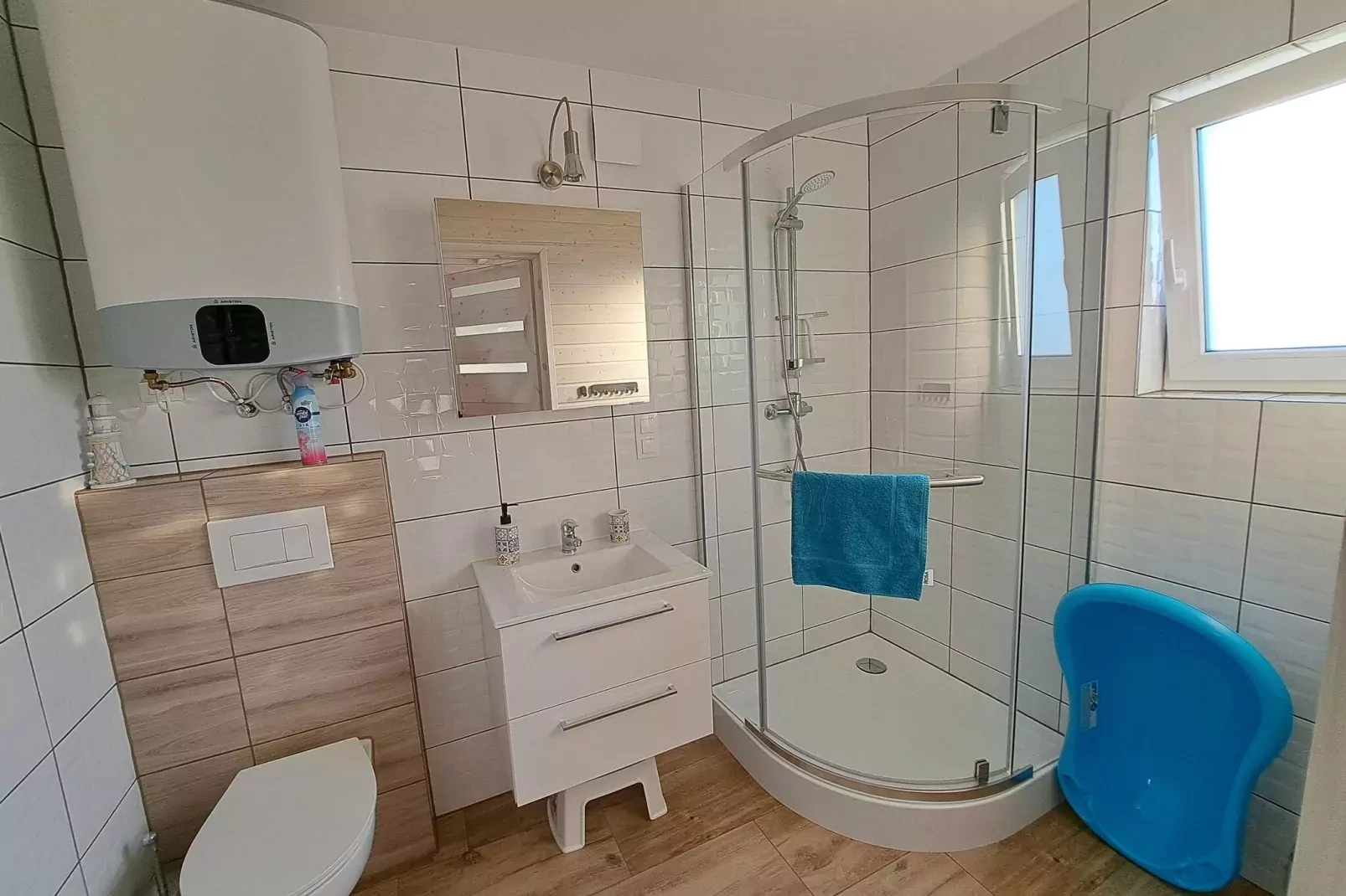 Błękitne zamorze dla 8 osób-Bathroom