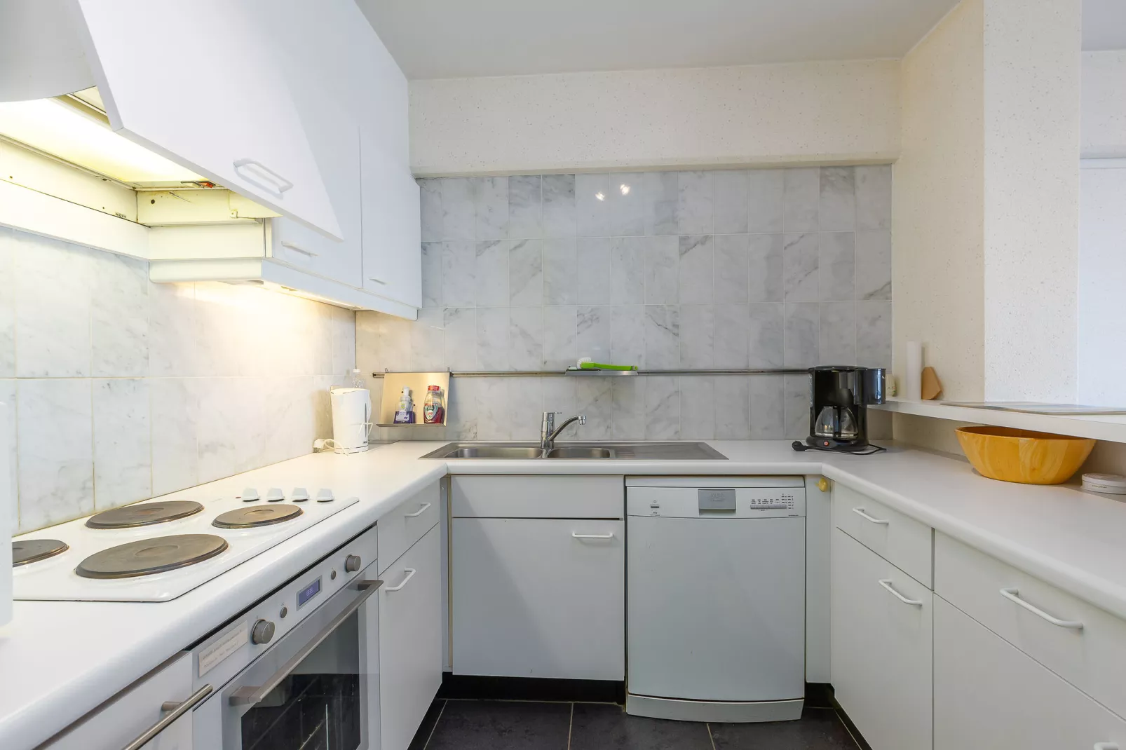 Zandroos 0302-Kitchen