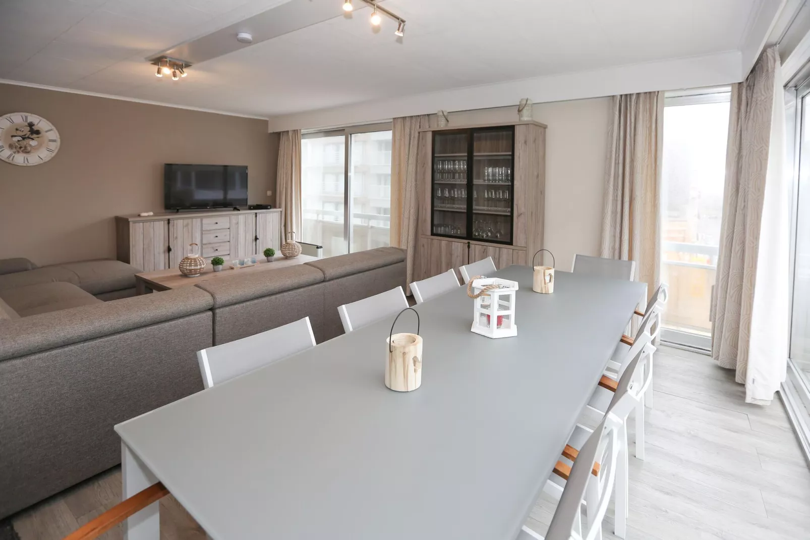 DECUMAN / 0401-Esszimmer