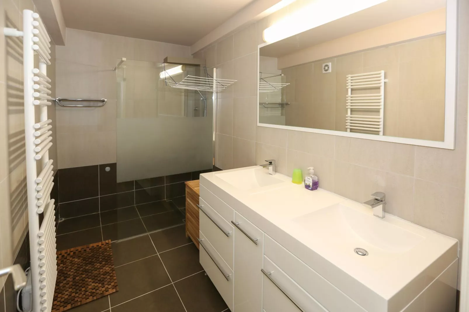 DECUMAN / 0401-Badezimmer