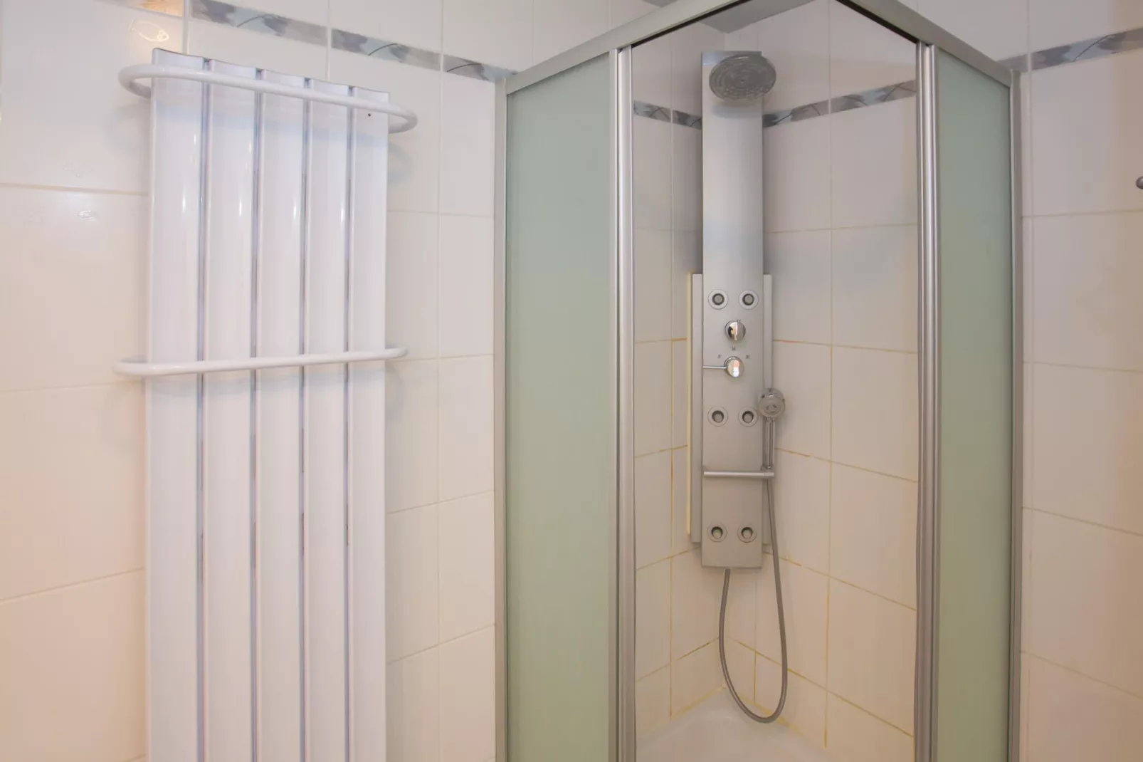 VIKING / G6 0603 GARAGE 273-Bathroom