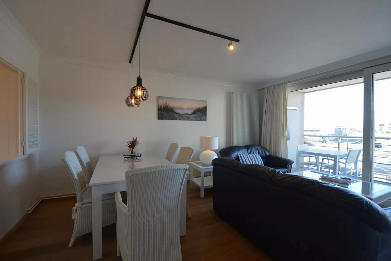 CHRIST/CHRISTA/0202-Dining room