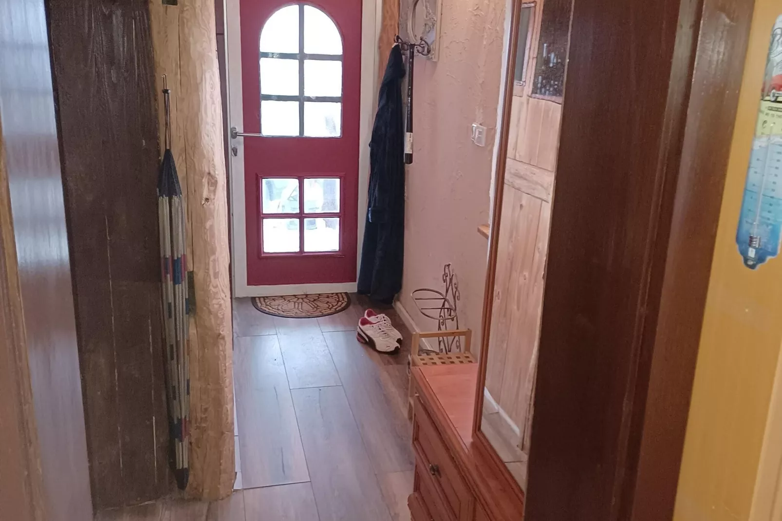 Hundefreundliches Ferienhaus am See MIT Whirlpool-Reception hall