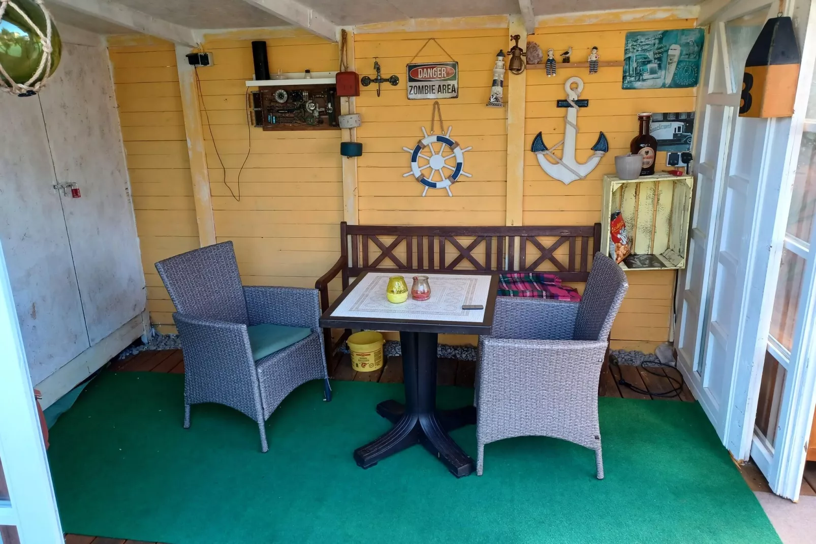 Hundefreundliches Ferienhaus am See MIT Whirlpool-Terrace balcony