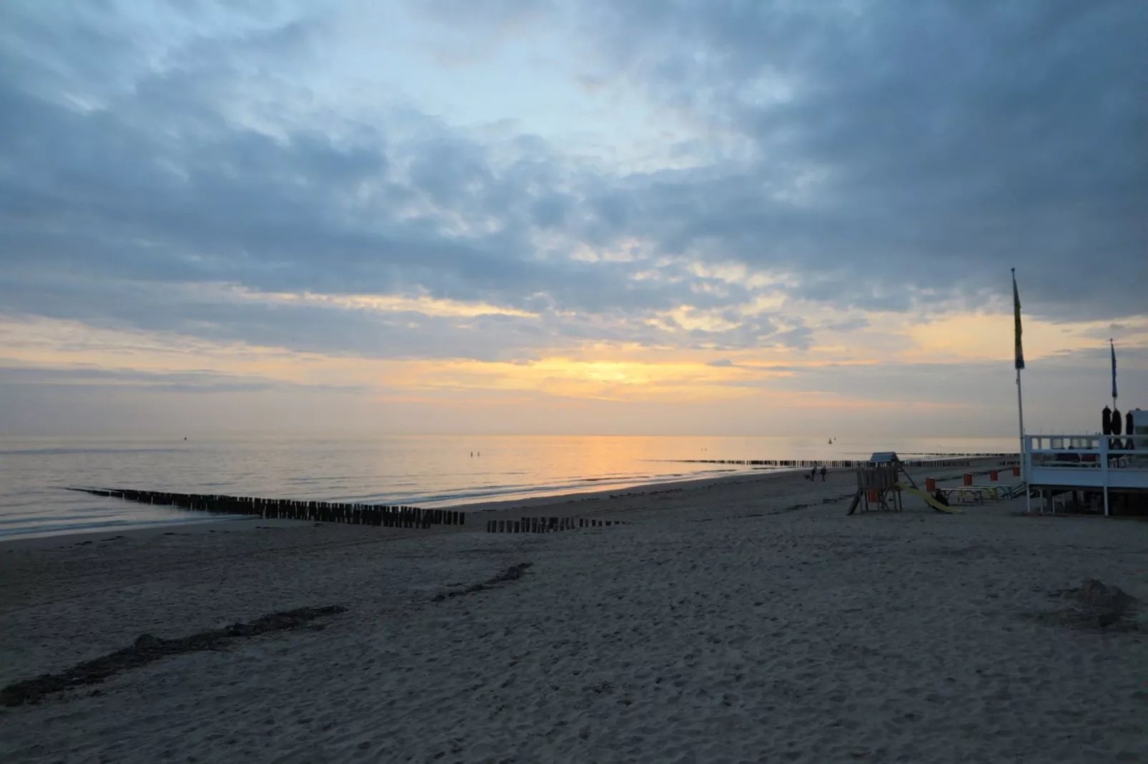 Slaapstrandhuisje - Strand dishoek 60-View summer