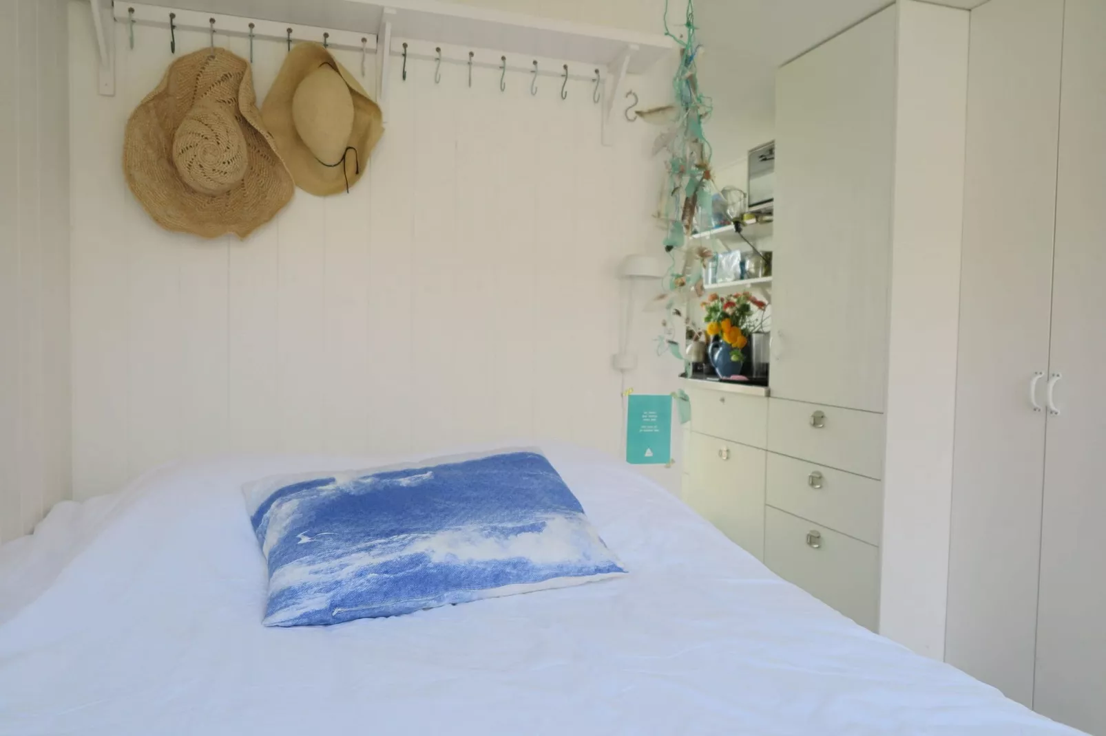 Slaapstrandhuisje - Strand dishoek 60-Bedroom