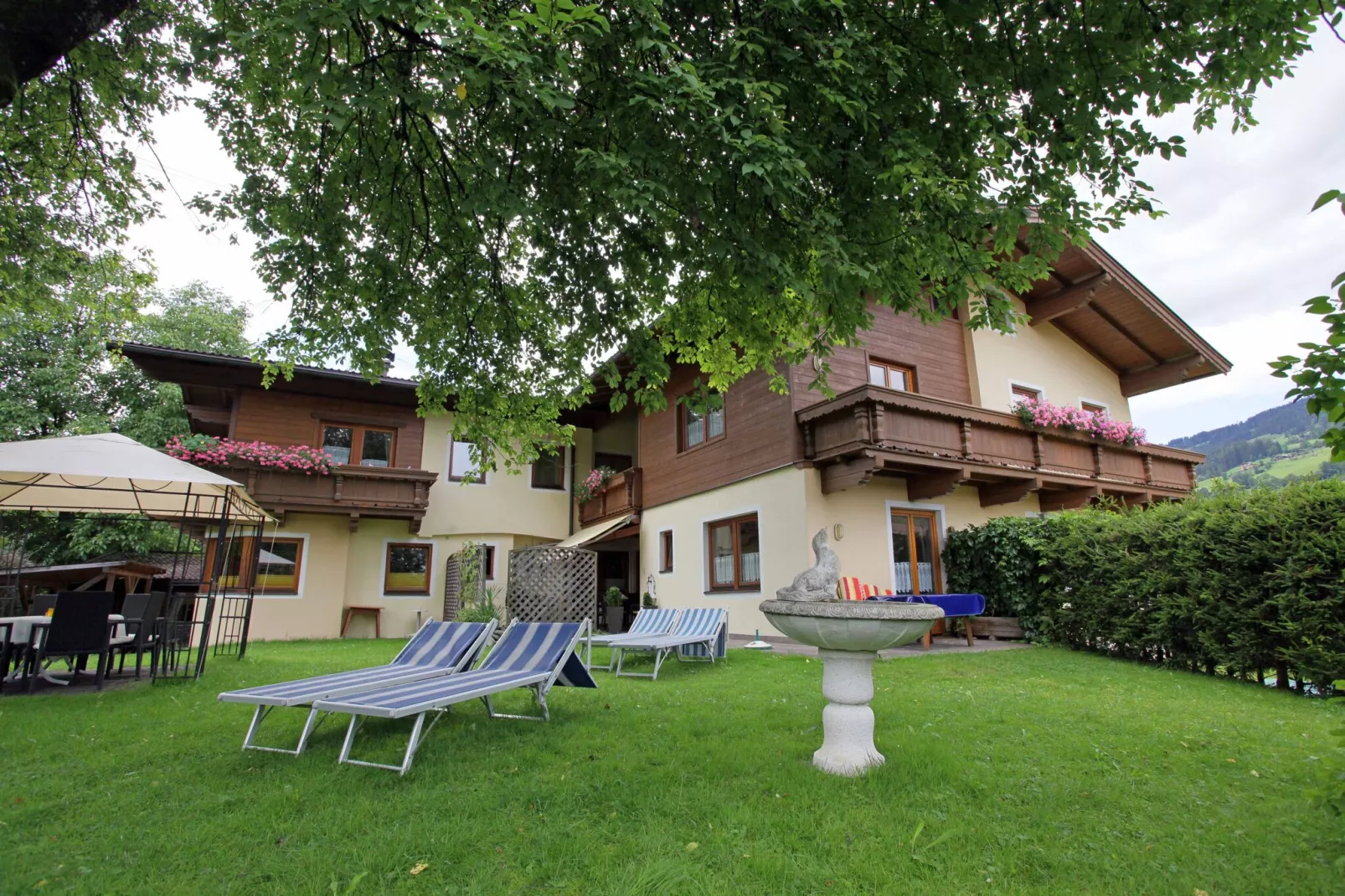 Haus Andrea Cäciel-Exterior summer