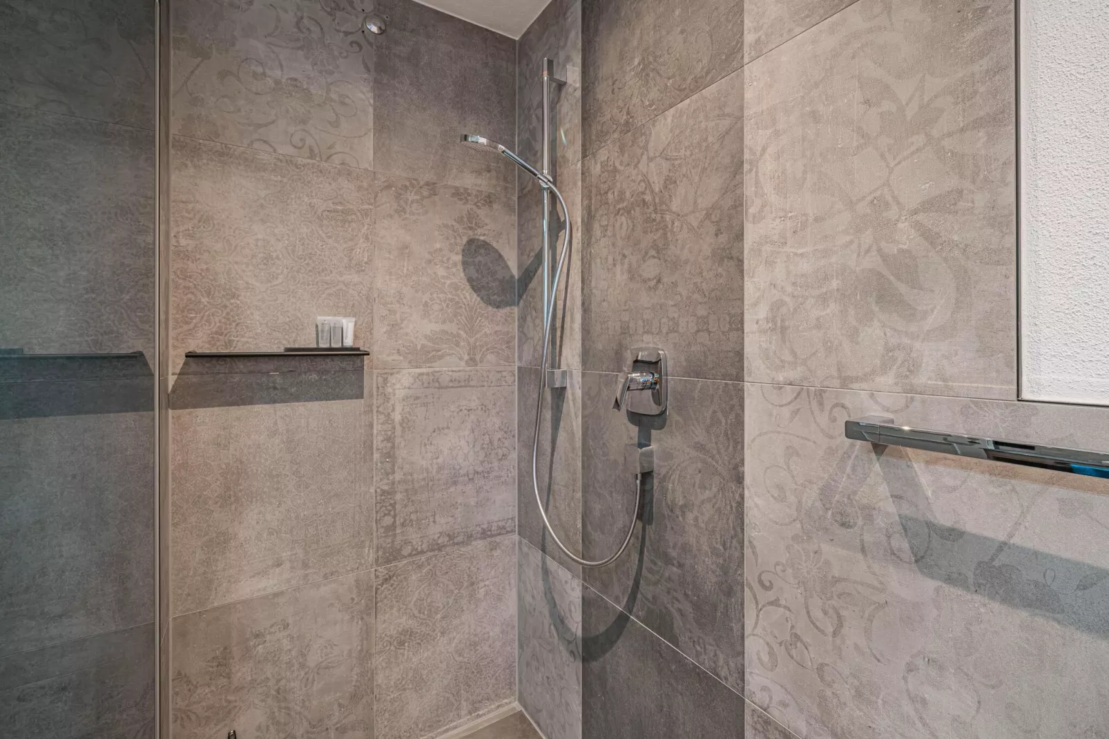 Haus Andrea Cäciel-Bathroom