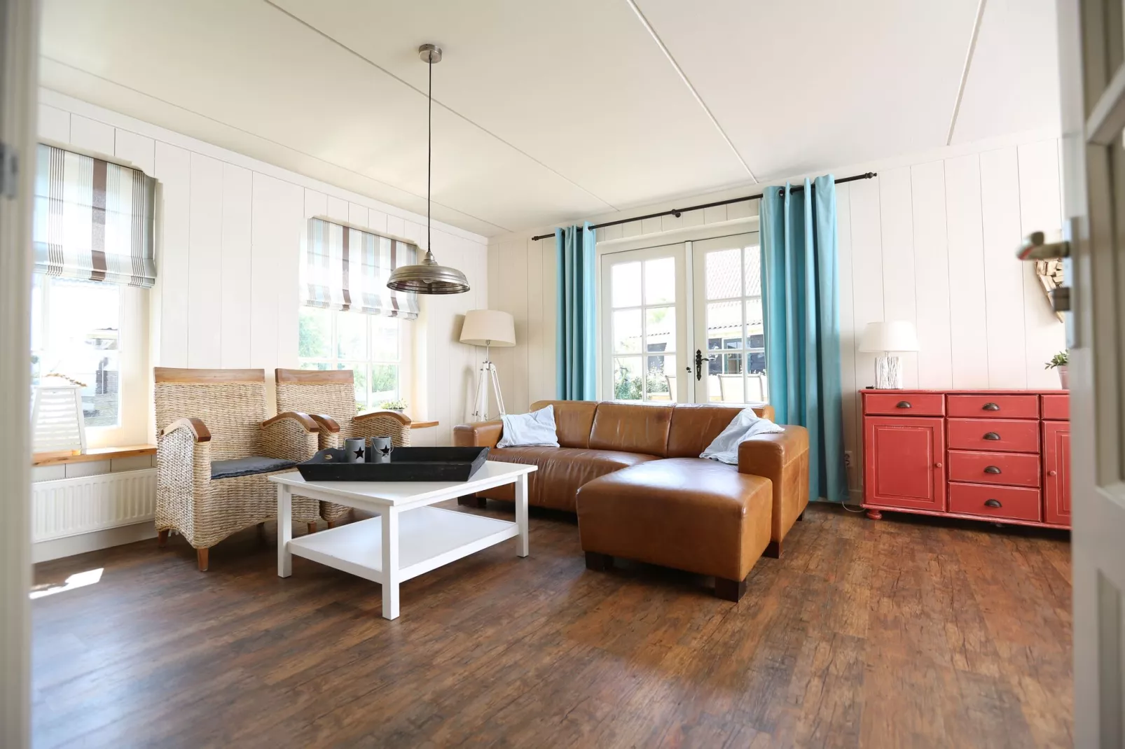Recreatiepark Wiringherlant  - Villa 4-Living room