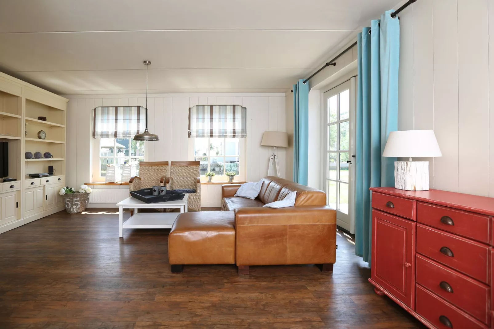 Recreatiepark Wiringherlant  - Villa 4-Living room