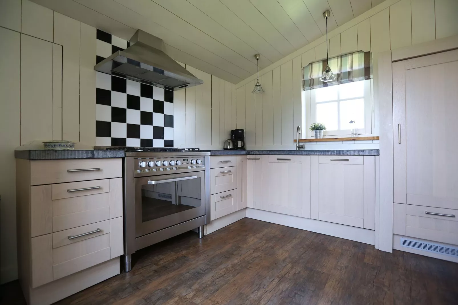 Recreatiepark Wiringherlant  - Villa 4-Kitchen