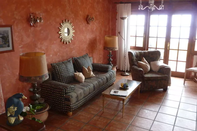 142707-Living room