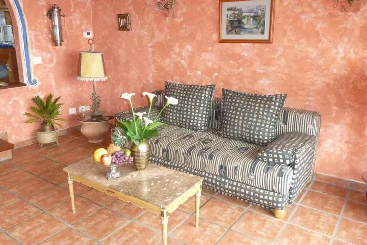 142707-Living room