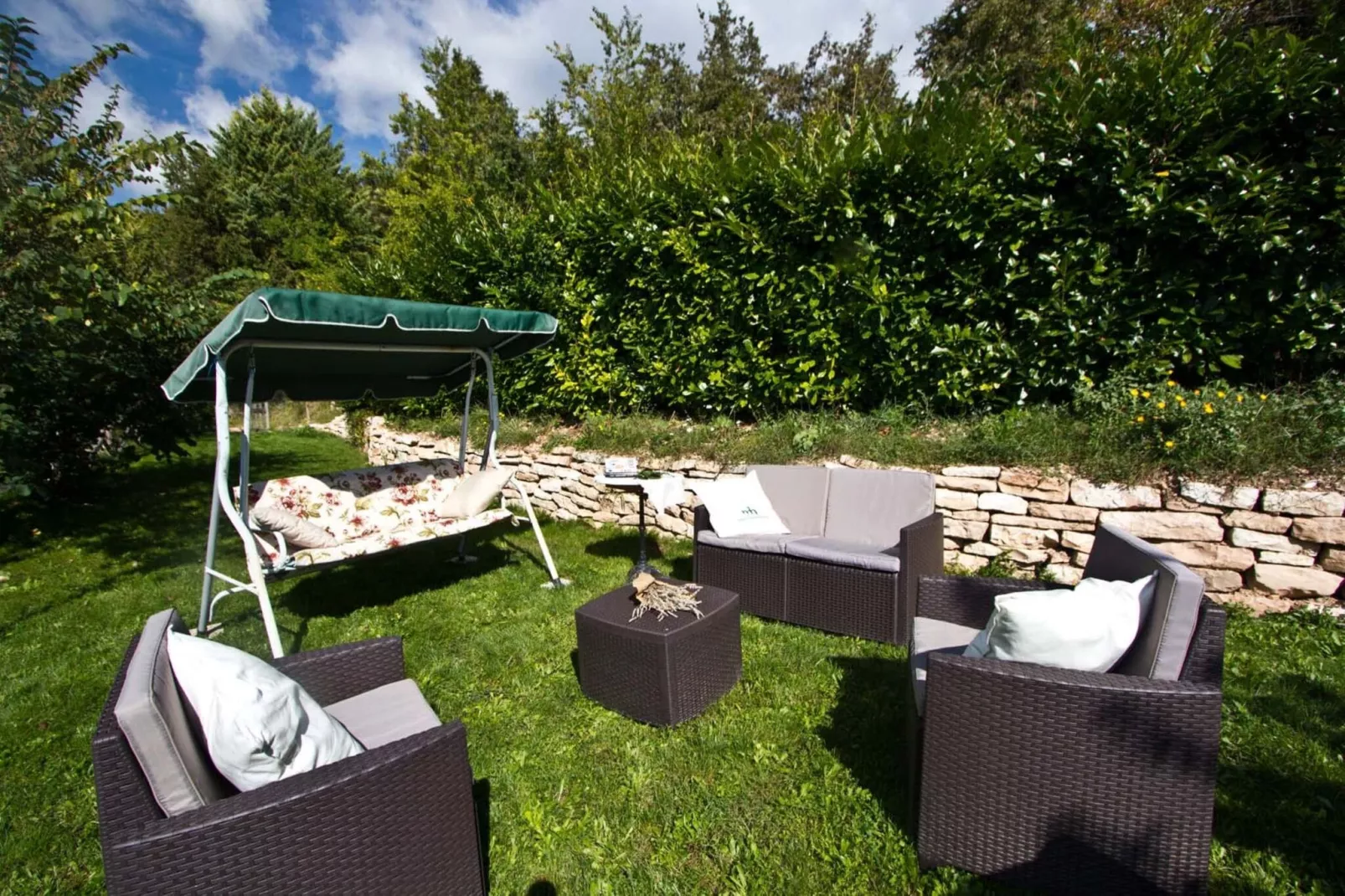 Il Conio Ginestra-Gardens summer