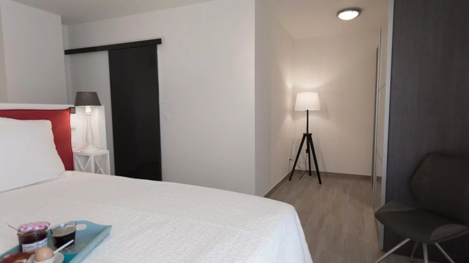 Luna-Bedroom