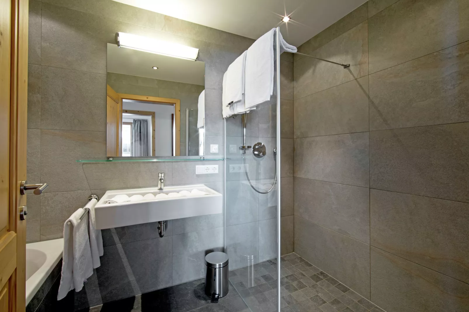 Appartement Royal Gerlos 05-Badezimmer