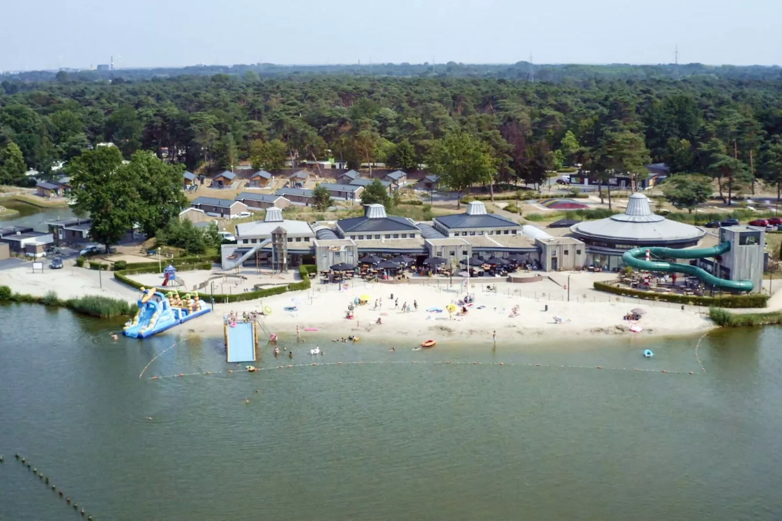 Resort Zilverstrand 13-Areas summer 1km