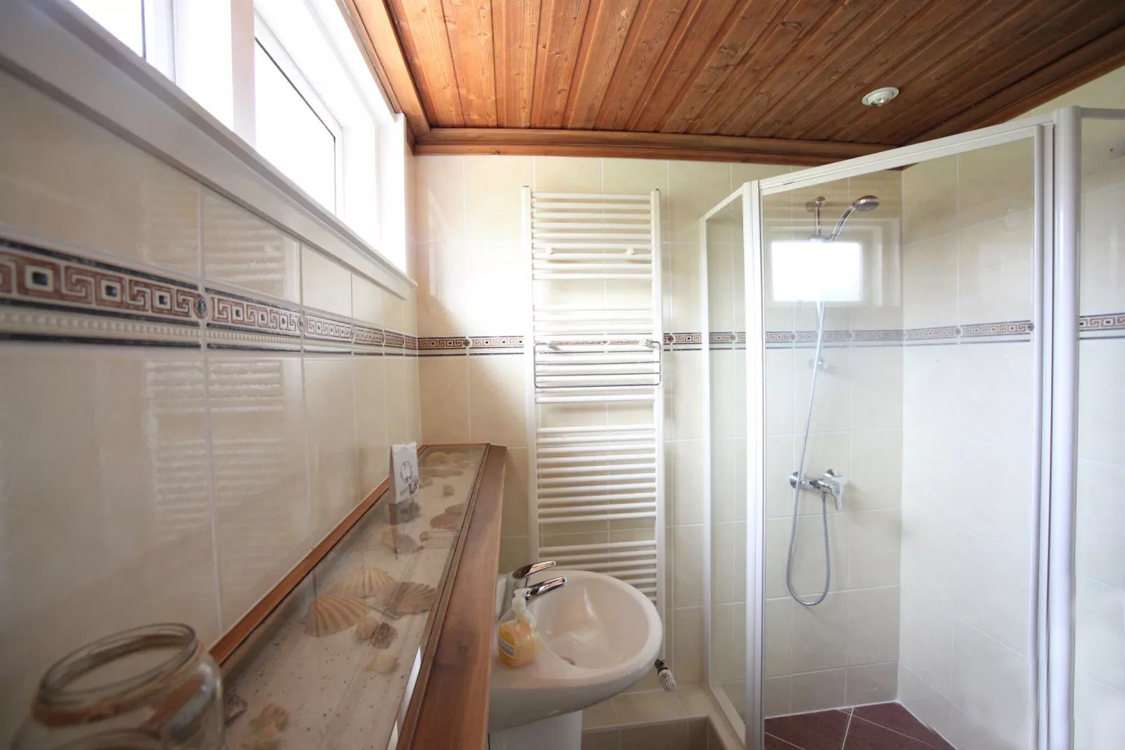 Recreatiepark Wiringherlant - Ons Huys-Bathroom